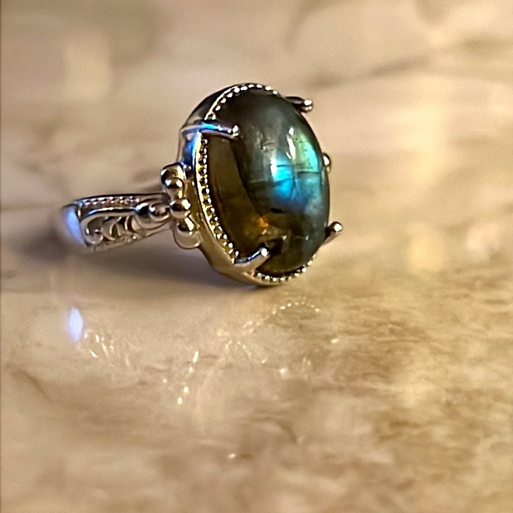 Labradorite Ring - Picture 2 of 4